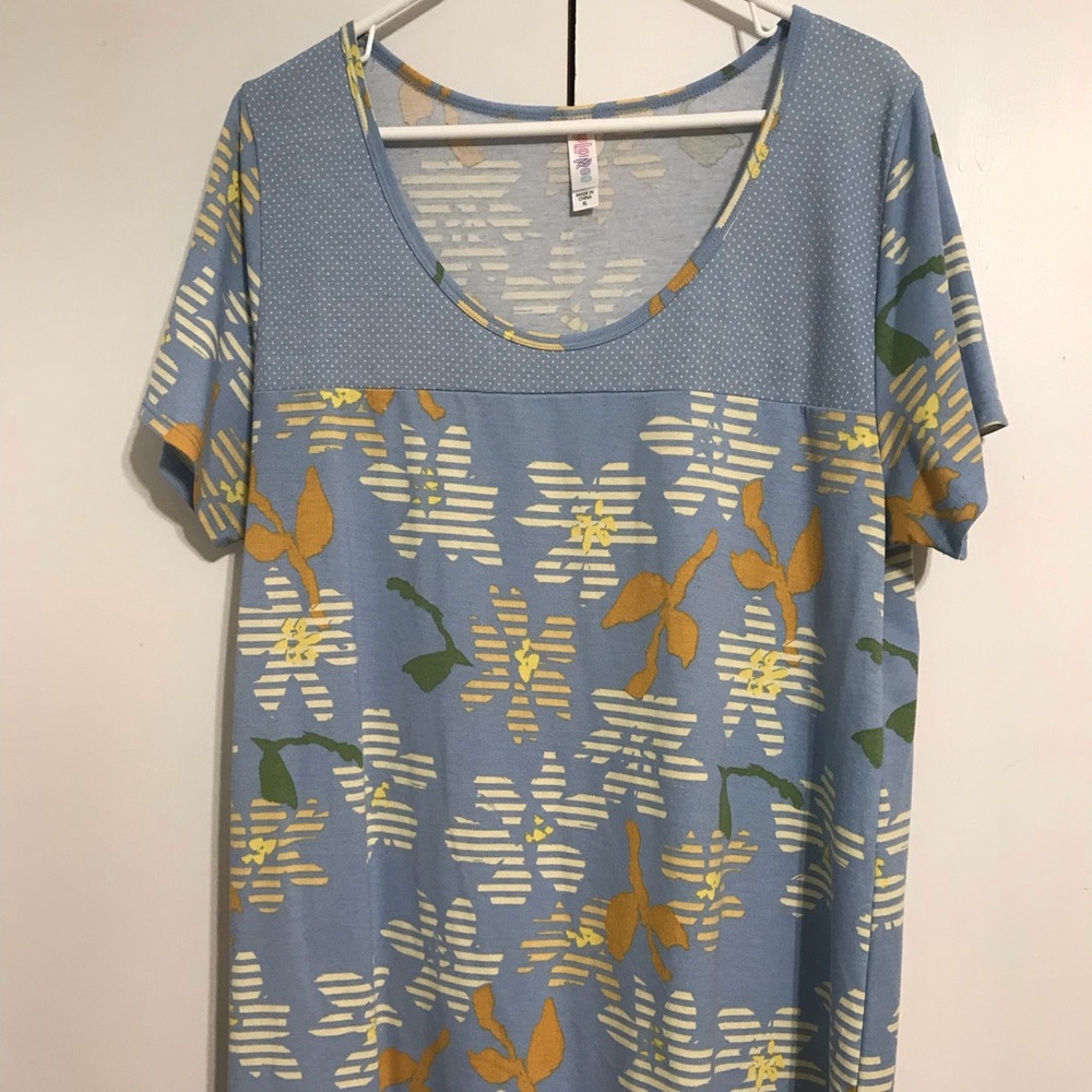 LuLaRoe Classic Tee light blue with yellow flowers ,size XL .